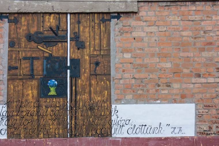 Pozitív üzenet a kazánházon