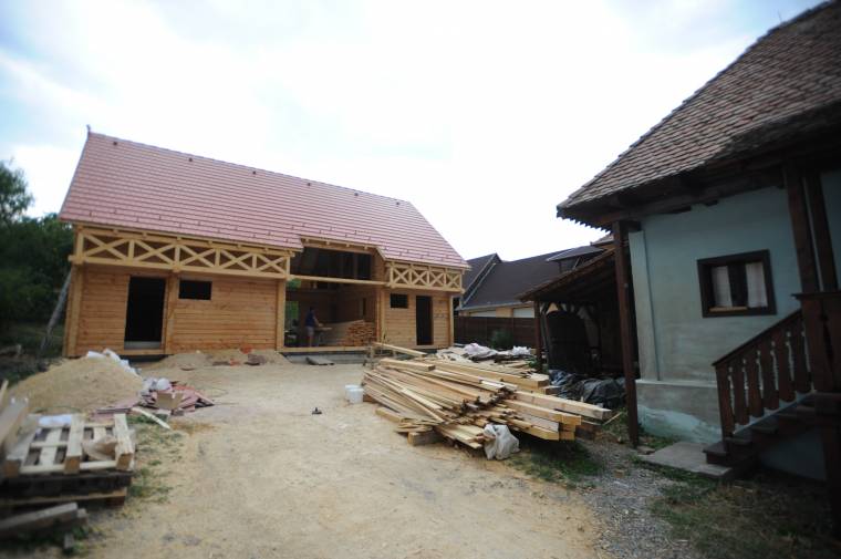 Tamási Áron emlékét őrzi majd a kultúrcsűr