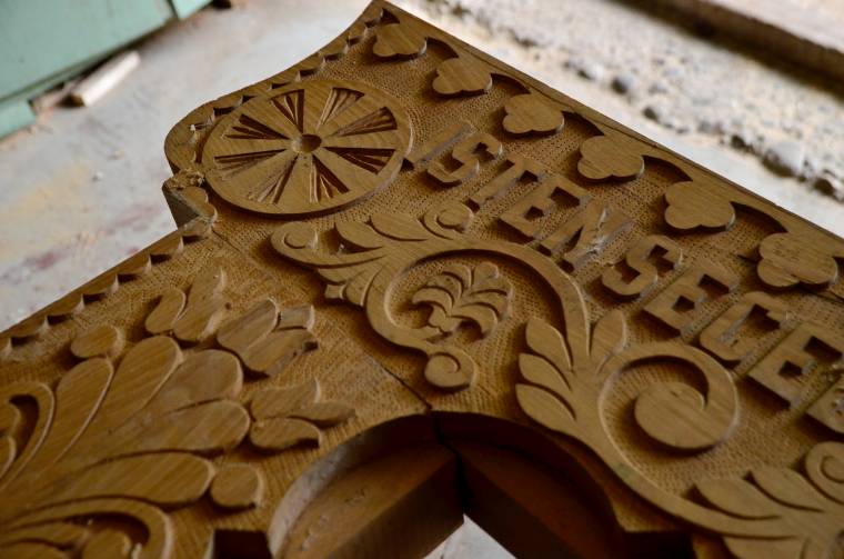 Húsz éve készít székely kapukat a székelyszentkirályi Berze család