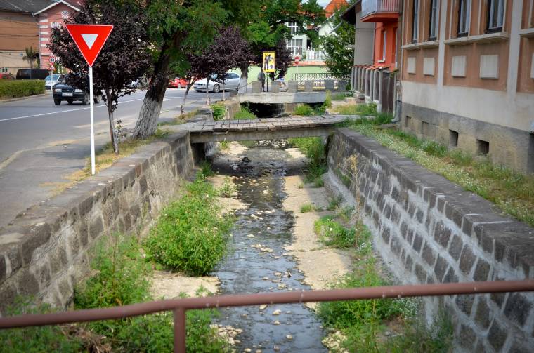 Továbbra is szagolhatjuk a Varga-patak bűzét