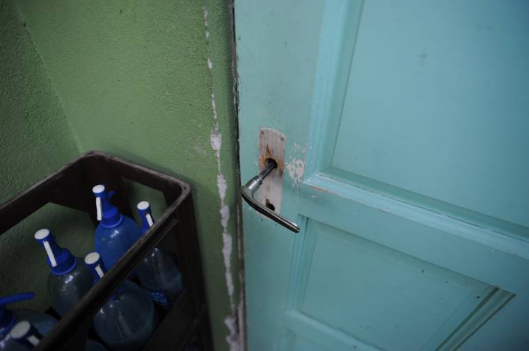 Hat év fegyházra ítéltek Magyarországon egy román férfit, aki rabolt és buszvezetőre támadt