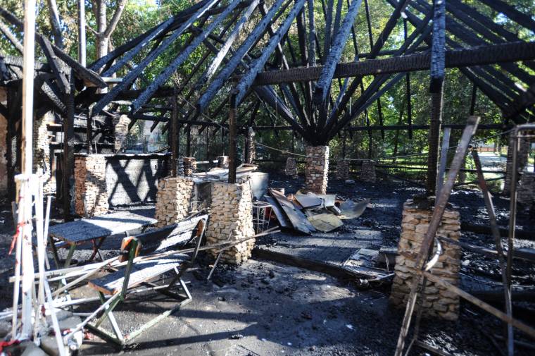 Leégett a Jungle-étterem nyárikertje