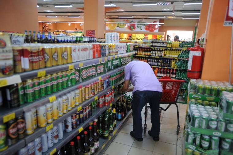 Tovább drágulhat az alkohol, bővülhet a feketepiac a jövedéki adó növelése miatt az ágazatban érdekeltek szerint