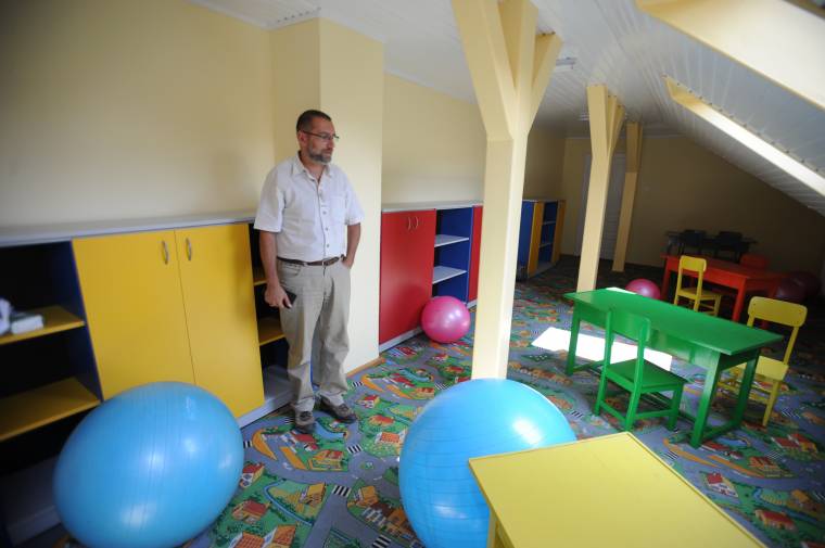 Ember, ne mérgelődj! a könyvtárban