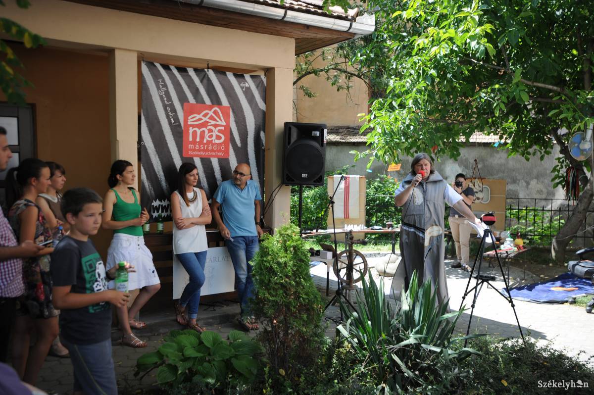 &bullet;  Fotó: Thomas Campean