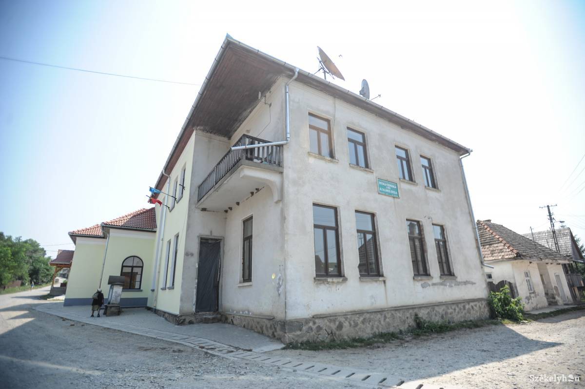 &bullet;  Fotó: Thomas Câmpean