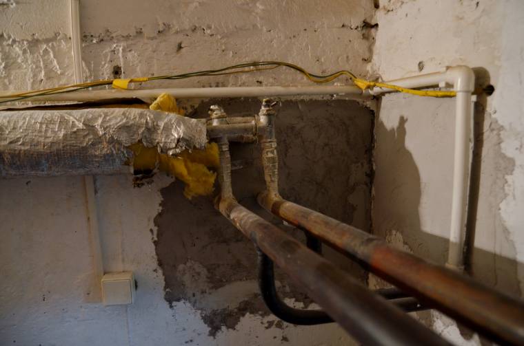 Pincékbe törtek be – értékes zsákmánnyal távoztak