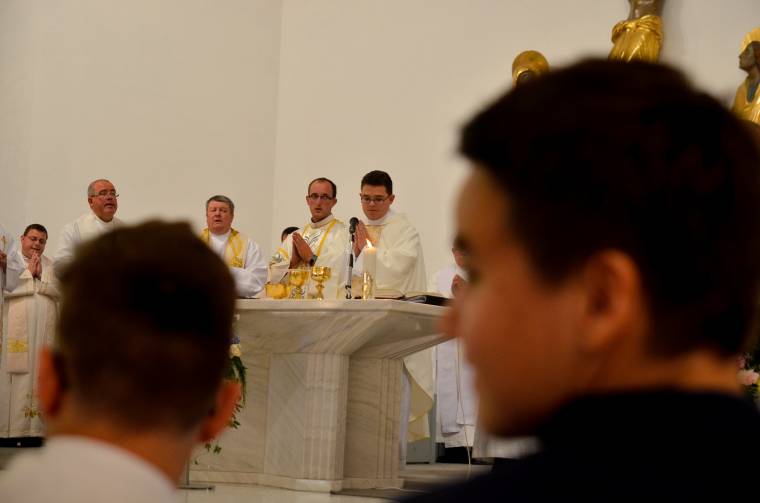 Negyedik papját „termelte ki” a Kis Szent Teréz Plébánia