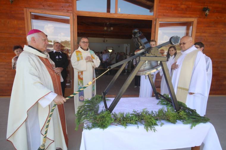 Új harang a ravatalozóban