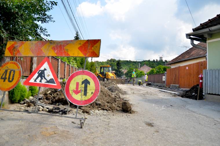 Ismét aszfaltoznak a Templom utcában