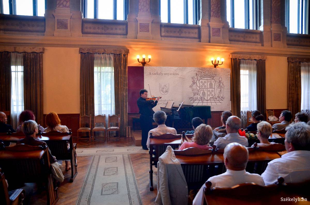 &bullet;  Fotó: Barabás Ákos