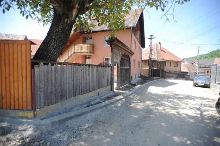 Utcát újítanak Máréfalván