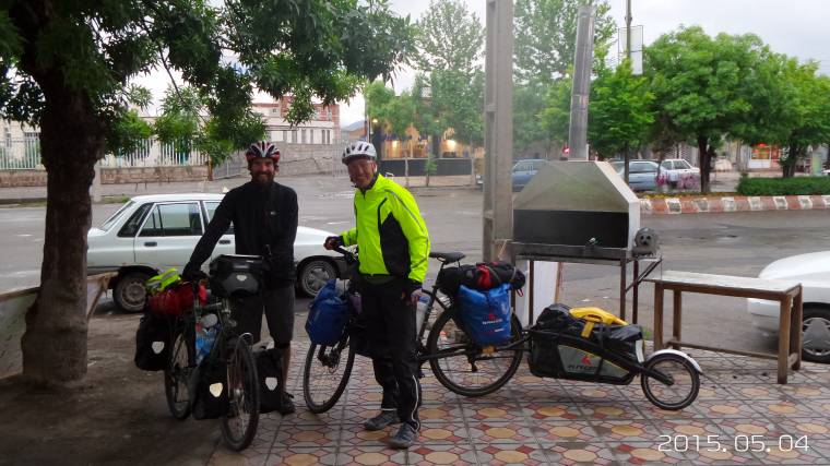 Lázasan is naponta százhúsz kilométert tekert a világutazó Kobra