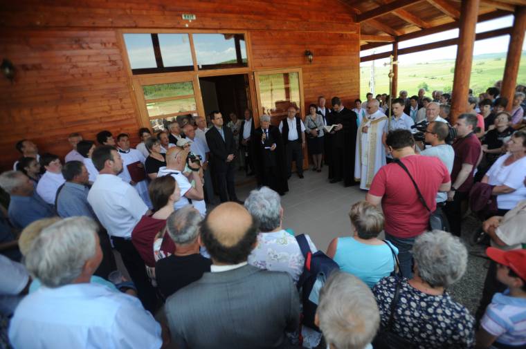 Átadták a szombatfalvi ökumenikus ravatalozót