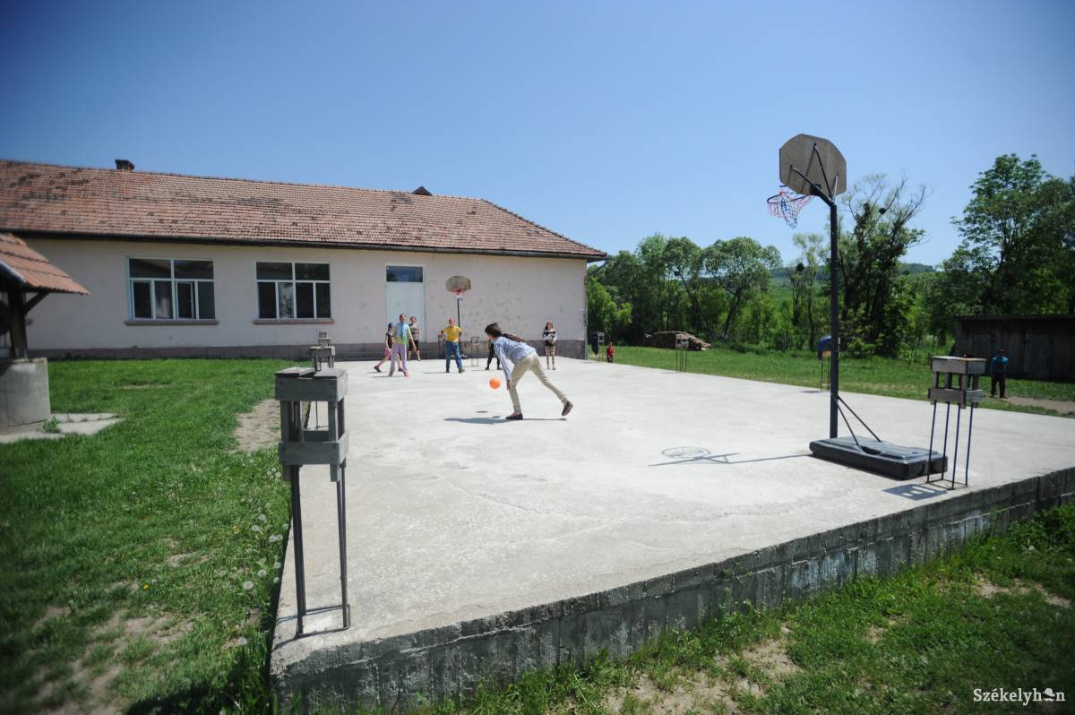 &bullet;  Fotó: Thomas Campean