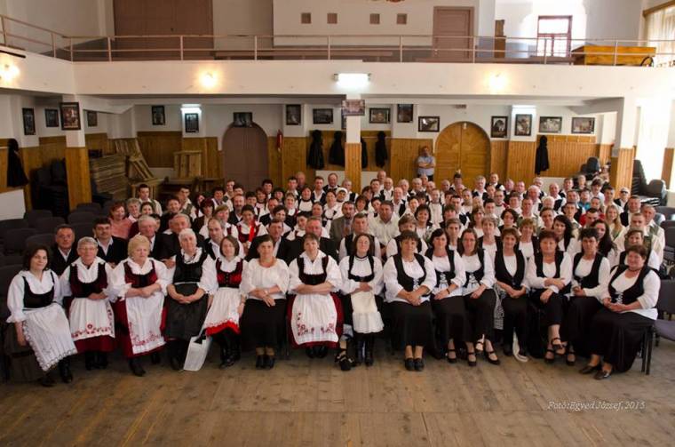 A lövétei Népház falait feszegette az énekszó