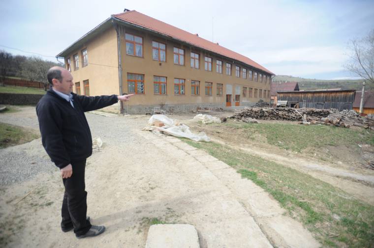 Már nem kell két váltásban oktatni a lövétei iskolában