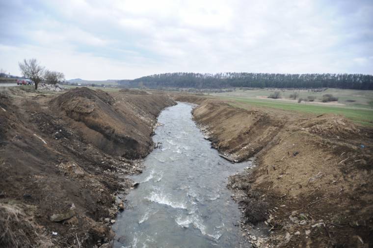 Gátat vetnek a durva mederszabályozásnak