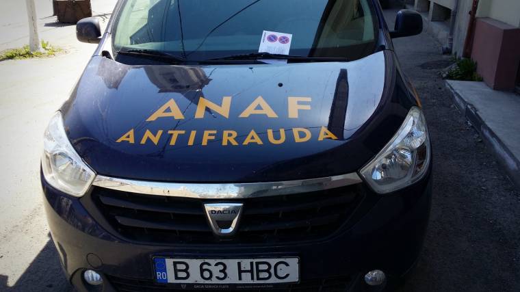 A szabálytalankodó bírságoló