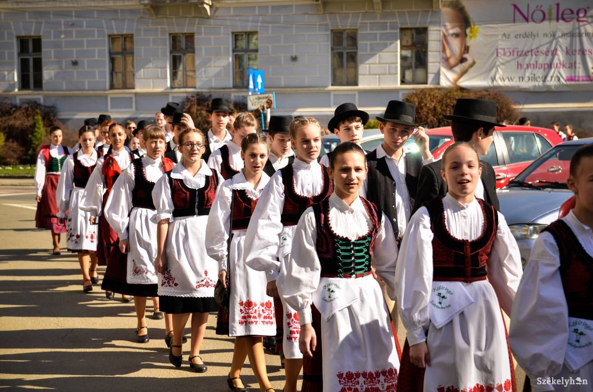 Mint az már megszokott, felvonulás is lesz a gálaműsor előtt •  Fotó: Barabás Ákos
