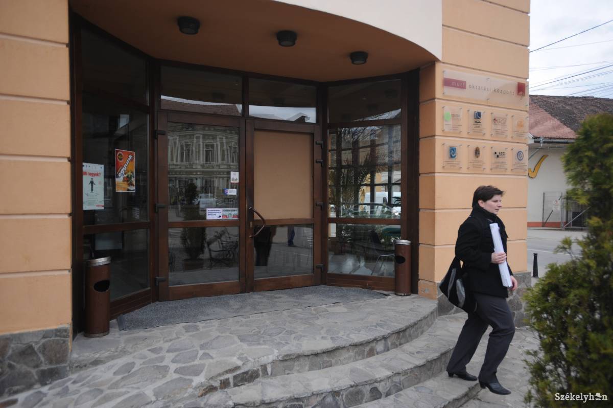 &bullet;  Fotó: Thomas Campean