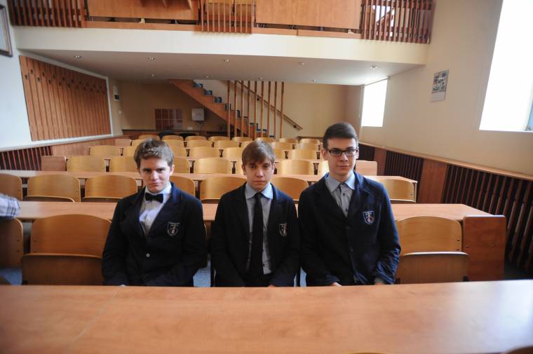 Második lett a Tamási Áron Gimnázium töris triója