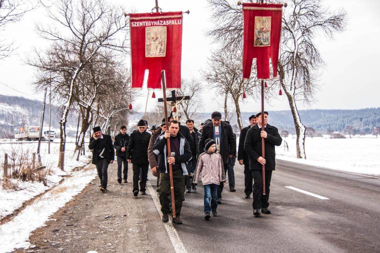 Áldást kértek a termésre a szentegyházi határkerülők