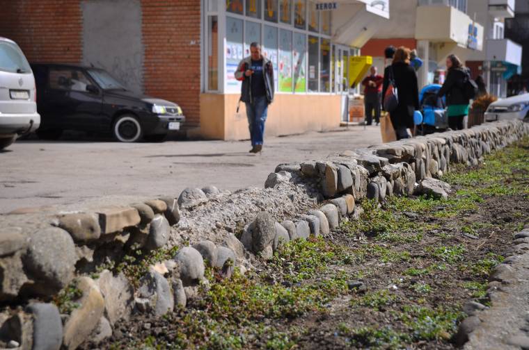 Kisköved utca: teret terveznek