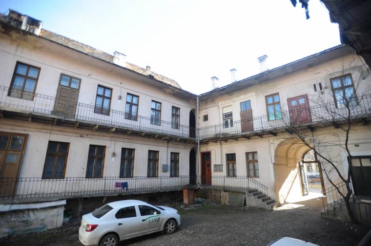 Stagnál két idősotthon ügye