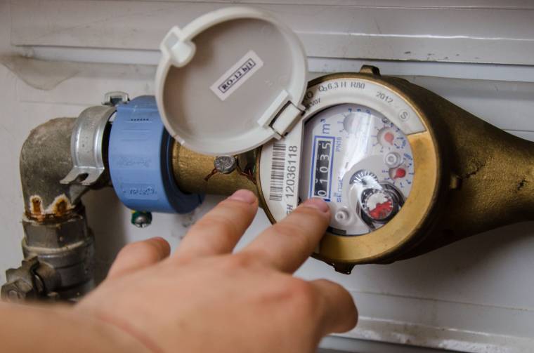 „Folyó gondok” a tömbházakban