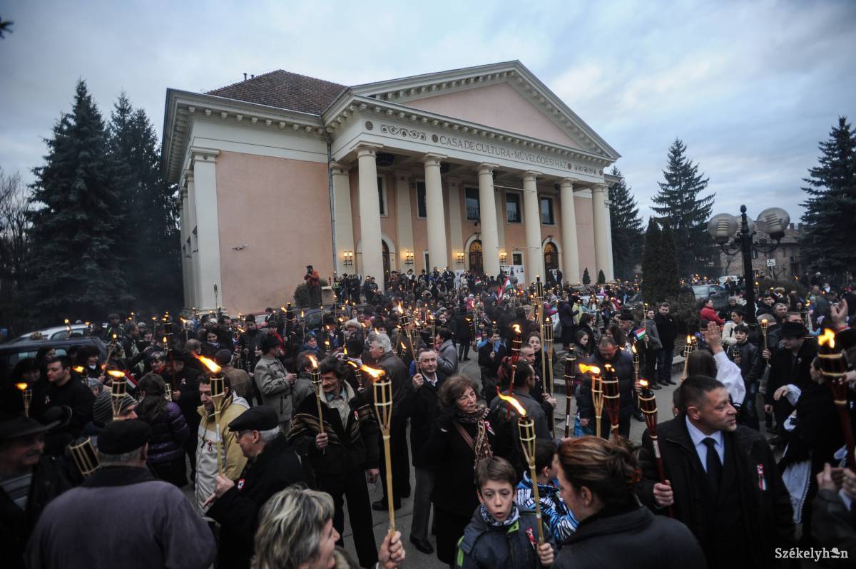 &bullet;  Fotó: Thomas Campean