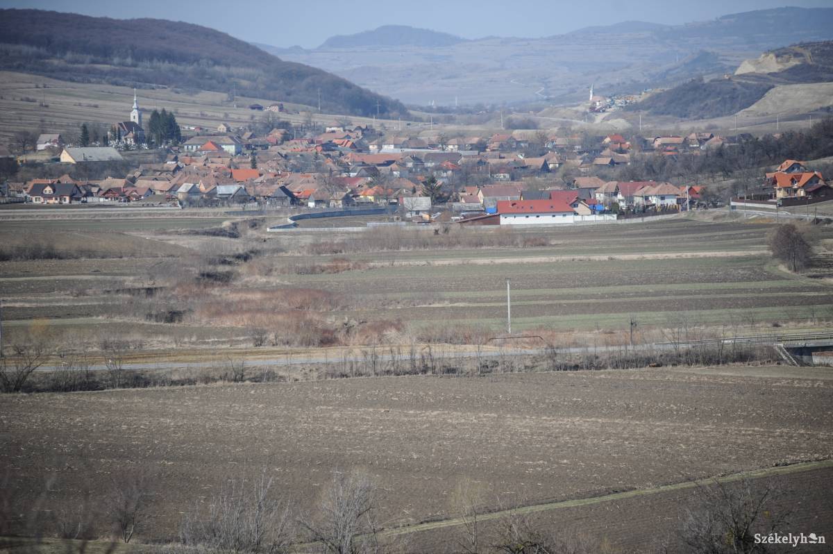 &bullet;  Fotó: Thomas Campean
