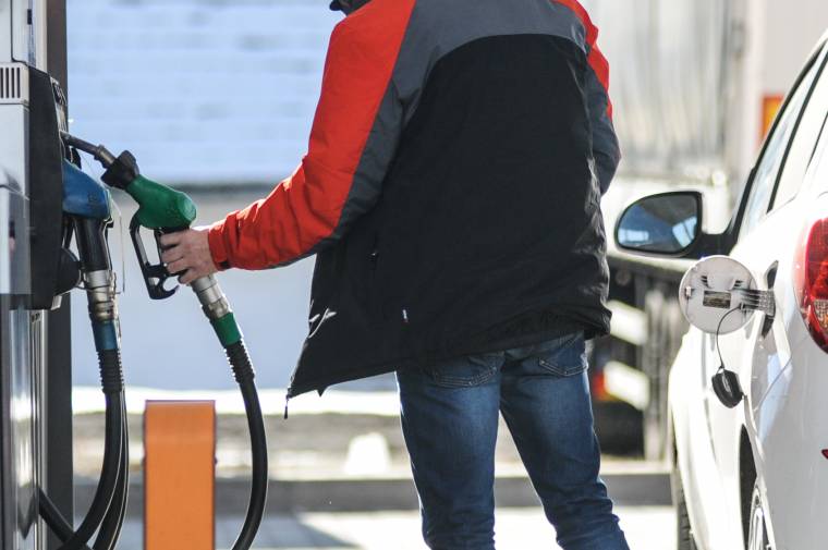 Az üzemanyagárak alakulásának átfogó ellenőrzését jelentette be a fogyasztóvédelem