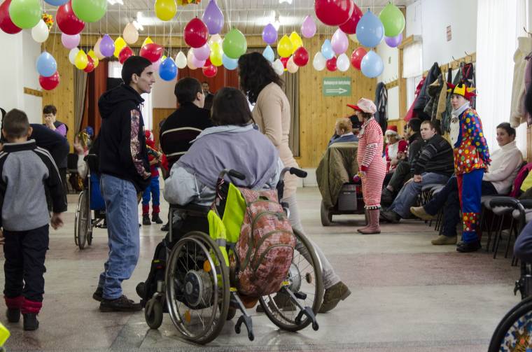 Végelgyengülésig táncoltatták Ilyést