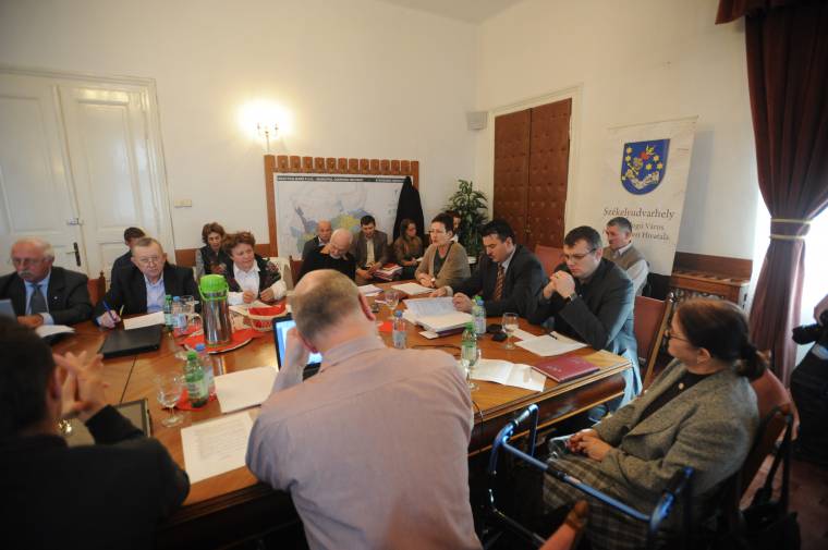 Huszonnégy ügyben döntött az udvarhelyi önkormányzati képviselő-testület