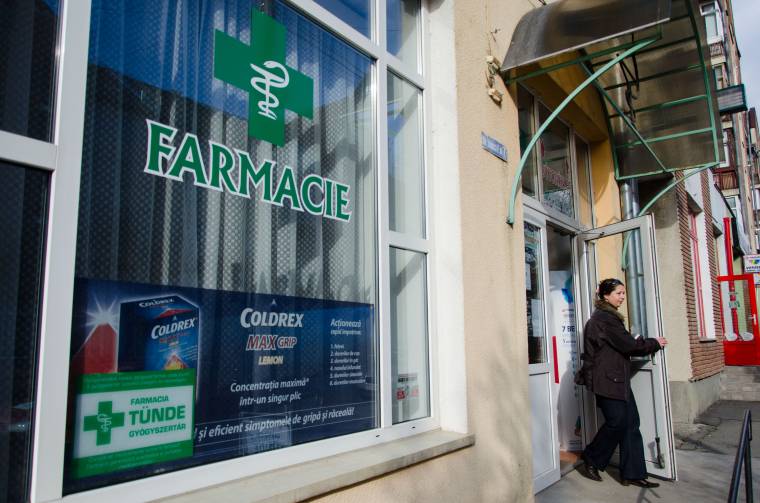 Árcsökkentésre köteleznék a gyógyszerforgalmazókat