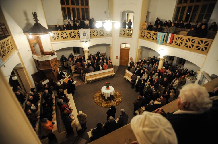 Együtt imádkoznak a különböző felekezetek a Krisztus-hívők egységéért