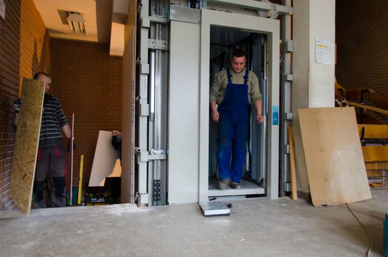 A héten átadják a poliklinika felvonóját