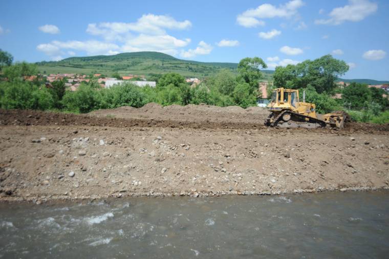 Szabálytalan volt a mederegyenesítés Zetelakánál
