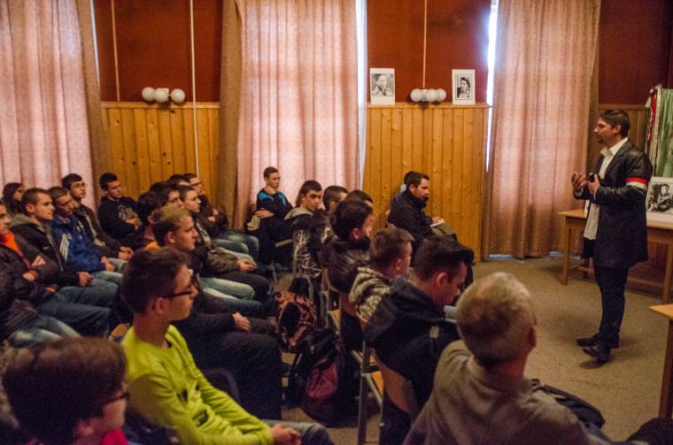 Rendhagyó irodalomórák 1956-ról