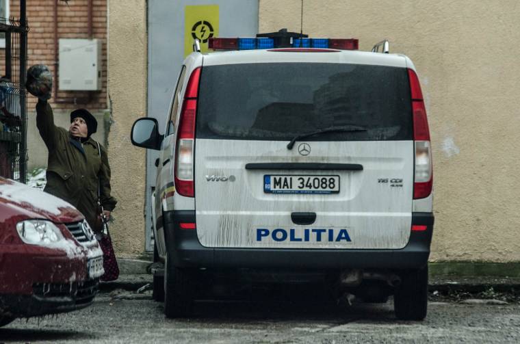 13 megyében tartanak házkutatásokat adócsalás ügyében, egy volt parlamenti képviselő is érintett