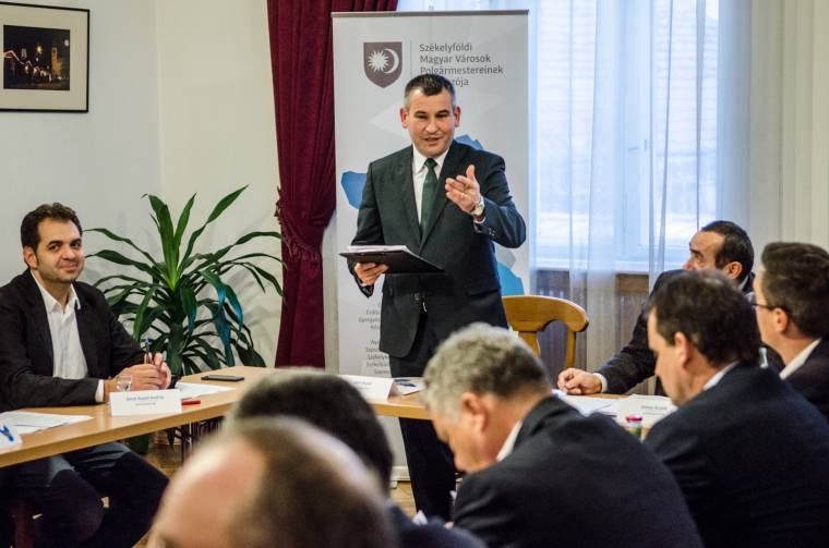 Közösen lépnének fel a jogsértések ellen a székely elöljárók