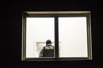 A pszichiátriára utalták be a tömegmészárlással fenyegető üzenetek kiküldésével gyanúsított 17 éves fiút