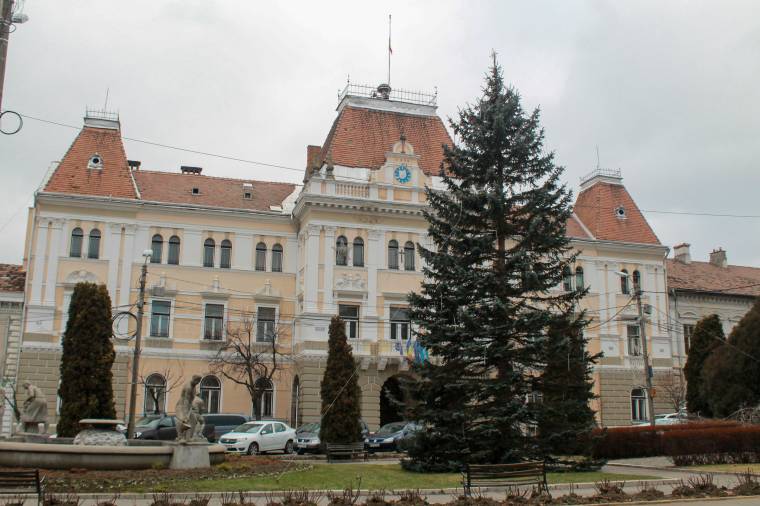 A Hargitáról hozták Udvarhely karácsonyfáját