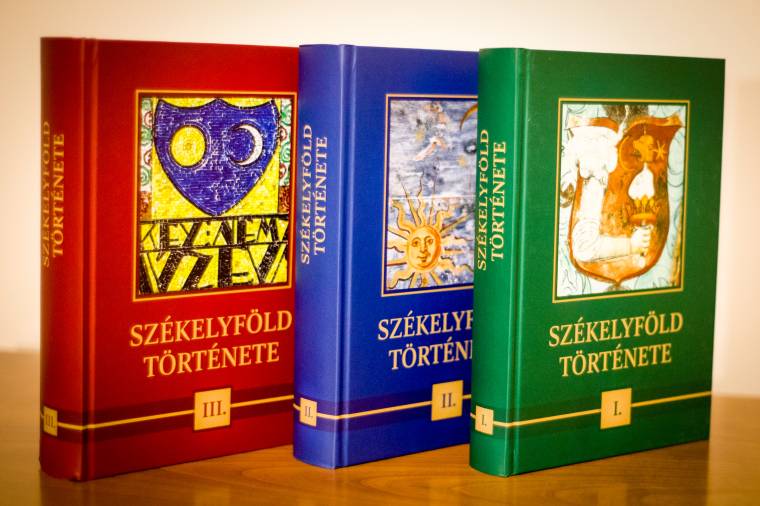 Két román kutató bírálja a Székelyföld története monográfiát