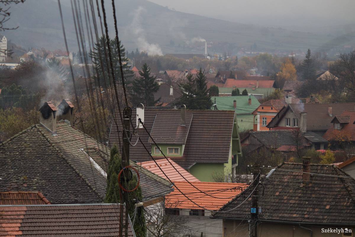 Sok helyen be kellett gyújtani. Illusztráció •  Fotó: Pál Árpád