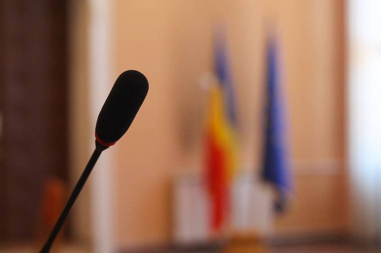 Jogerősen felmentettek két „szekust”