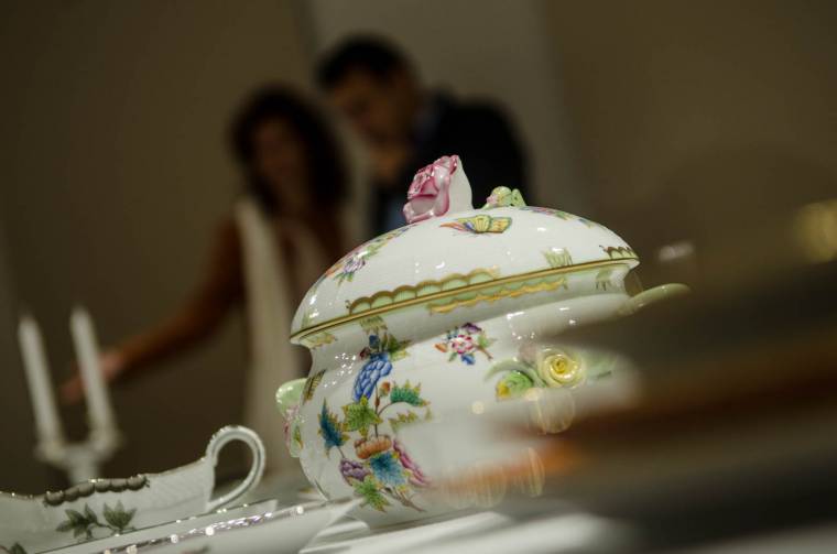 Már a megnyitón sokan kíváncsiak voltak a herendi porcelánra