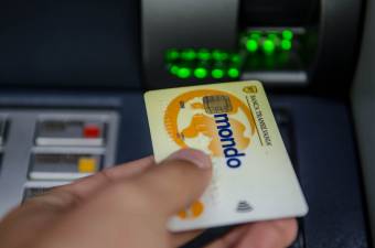 Eltilthatják az erőszakos tettet elkövető szülőt a gyermekpénz felvételétől