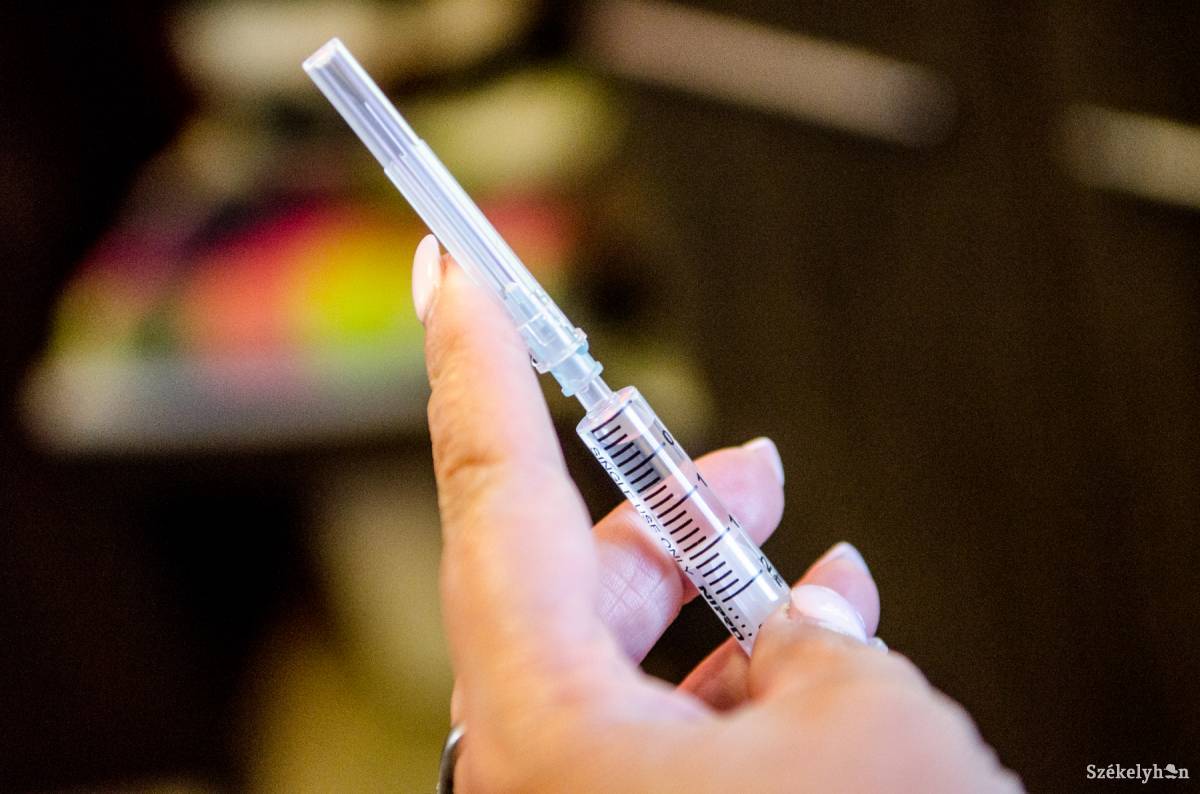 Az utóbbi években nem volt gond az oltóanyag-ellátással, de most újból hiánycikké vált a kombinált oltóanyag. Képünk illusztráció •  Fotó: Barabás Ákos
